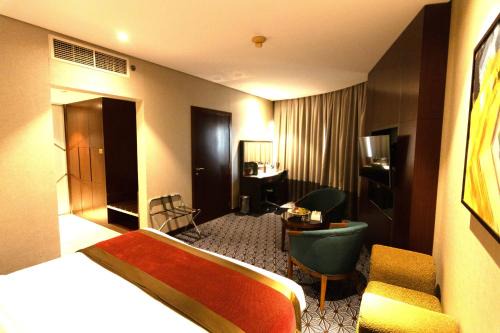 Versailles by Vieras Hotel
