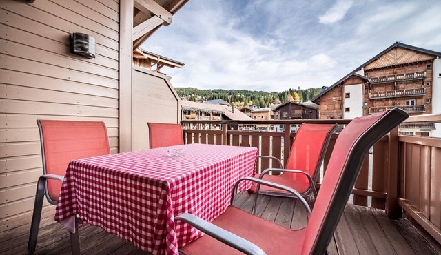 Very Nice Flat Nine Full Centre Of The Station And Close To Ski Slopes in Les Gets