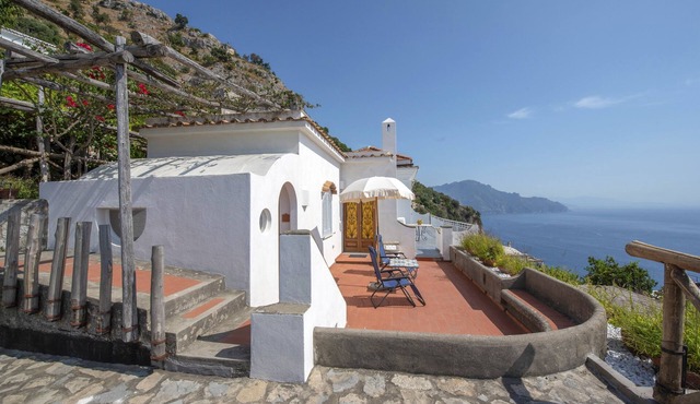 Villa Gilda: Elegance and Breathtaking Views Between Sky and Sea. in Conca dei Marini
