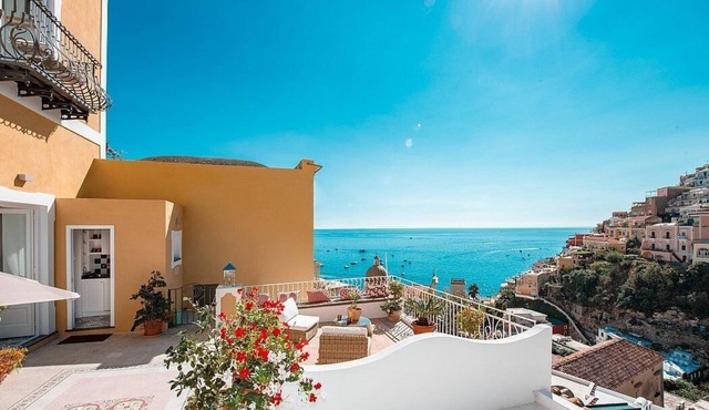 Villa Idra: A charming and bright two-story villa in the heart of Positano, with Free WI-FI.
