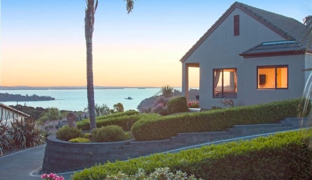 Villa Pacifica 2bdrm Apartment: Free car/transfers