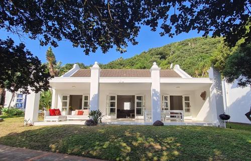 Villa Songo, Estuary Country Estate - INVERTER & RENOVATED in Port Edward