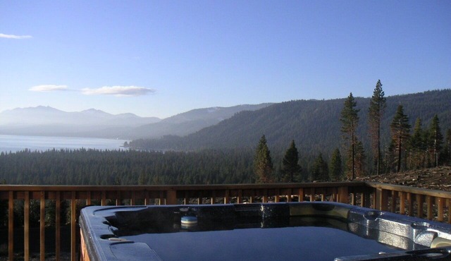 Villa Tahoelakken Beach Access! Pets Allowed Hot Tub Lake Views! in Tahoe City