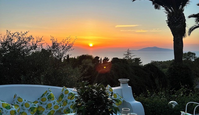 Villa with Pool and 8 Double Bedrooms in Anacapri – by La Canostra Capri in Anacapri