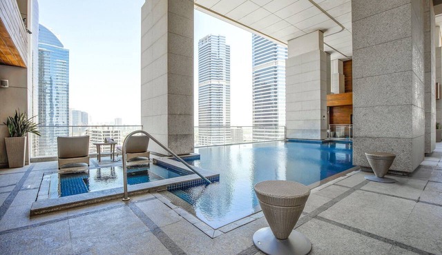 voco Bonnington | Standard Room | Dubai Marina Minutes, Sauna + Steam