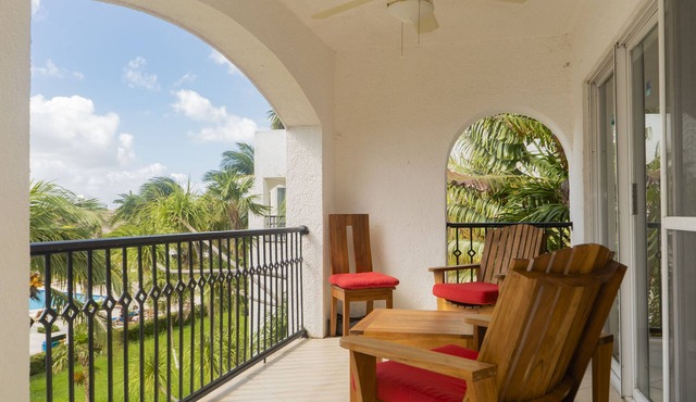 Voted Cancun Best Beach Condo For Families & Friends in CancÃºn