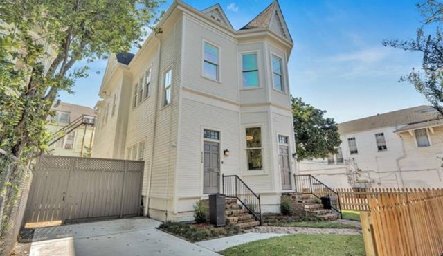 Walk everywhere. Stay in comfort. Experience New Orleans like a local, in New Orleans