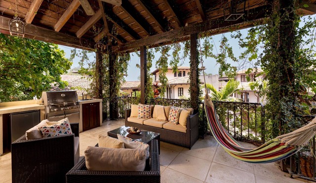 Walk to the Beach with Beach Club Access - Casa Pinita in Las Catalinas