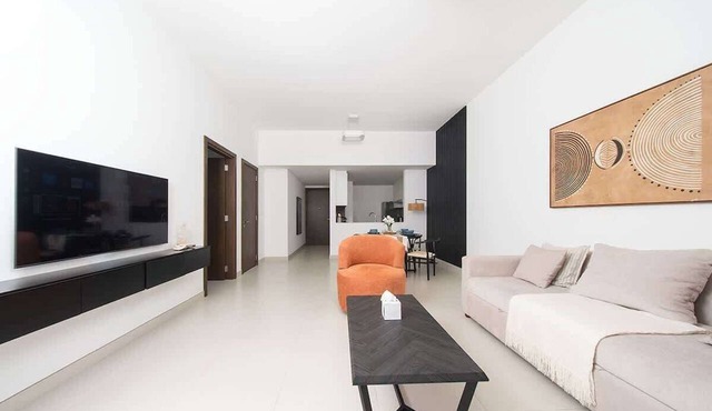 Waterfront Apt W Pool Balcony & Beach Access