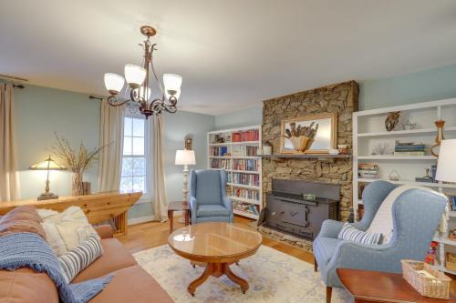 Weaverville Escape: Epic Mtn Views! in Weaverville