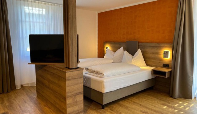 WESTSIDE Hotel