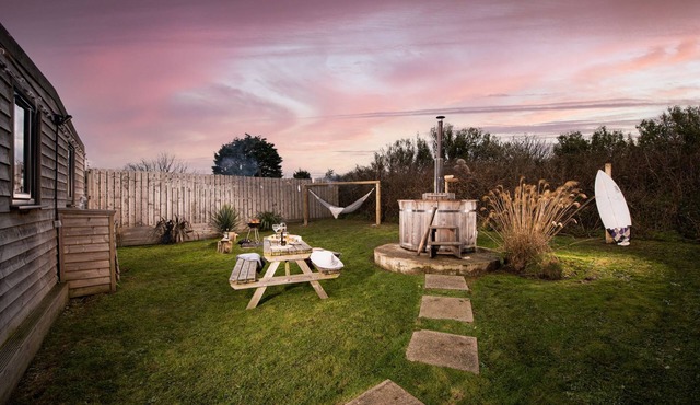 Wheal Prosper, Wheal Dream - Hot Tub - Free Parking & WiFi - Pet Friendly in Helston