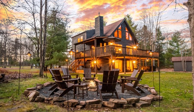 Woodhaven | Dock Slip, Pool Table, Firepit! in Swanton