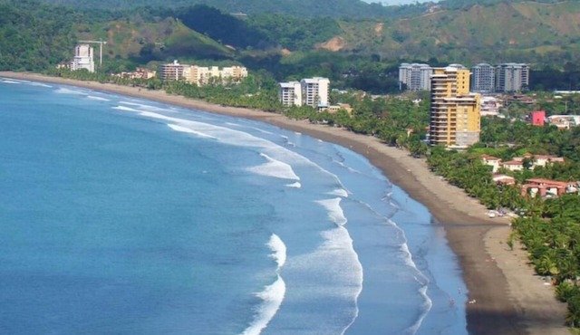 Your place to rest in a Beach Condominium! in Curridabat