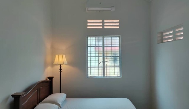 Zen Retreat KL: 2-bedroom house at Jalan Ipoh/Sentul, 5min walk to MRT in Kuala Lumpur