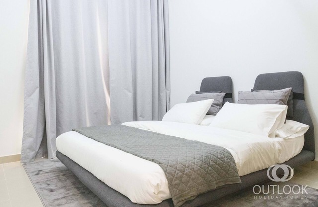 Stunning 1 Bedroom Apartment Near to Burj Khalifa