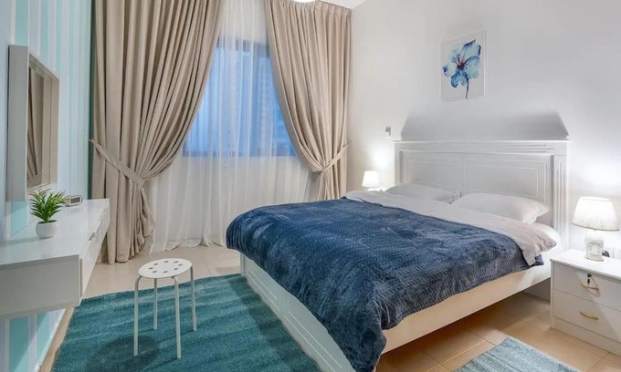 Abu Dhabi Apartment | BEST 2 Bedroom Apartment Beach Front (Sea View)