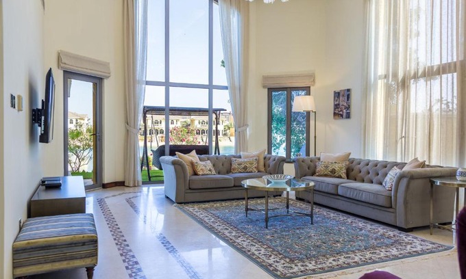 Palm Jumeirah Villa | Chic 4BR Villa with Assistant Room and Private Pool on Palm Jumeirah by Deluxe Holiday Homes