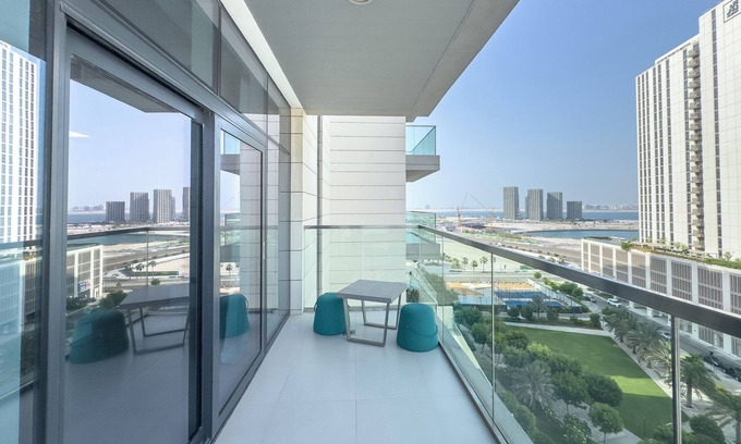 Al Danah Apartment | Cozy 1BR Aprt with Balcony