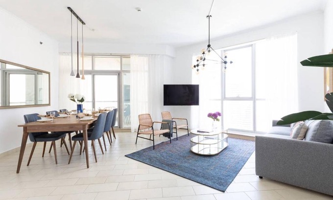 Dubai Marina Apartment | Frank Porter - Torch Tower