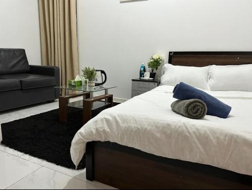 Madinat Zayed Hostel | Heart of Abu Dhabi - Luxury Room