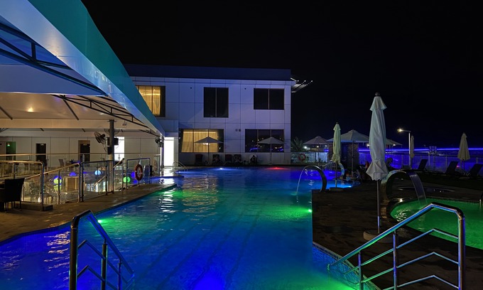Al Kubus Hotel | Mirage Bab Al Bahr Beach resort