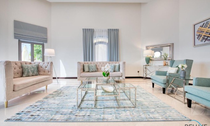 Palm Jumeirah Villa | Posh 5BR Villa with Private Pool on Palm Jumeirah