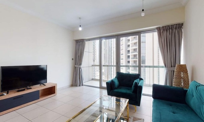 Downtown Dubai Apartment | Vibrant Two Bedroom in Downtown Dubai