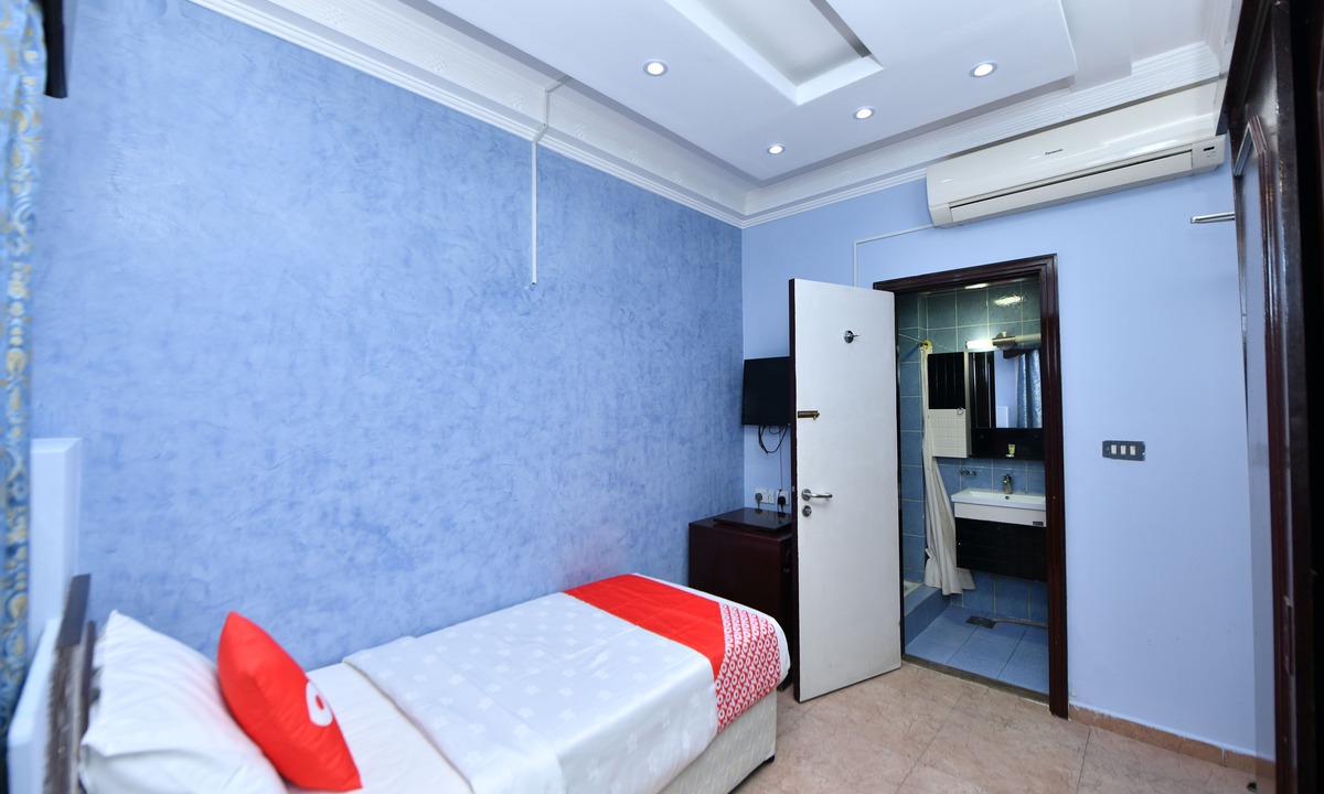 Muscat Hotel | OYO 137 Marina Hotel