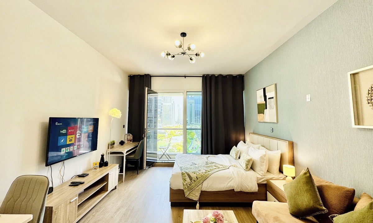 Jumeirah Lake Towers Apartment | Cosmos Living Dubai Arch Tower