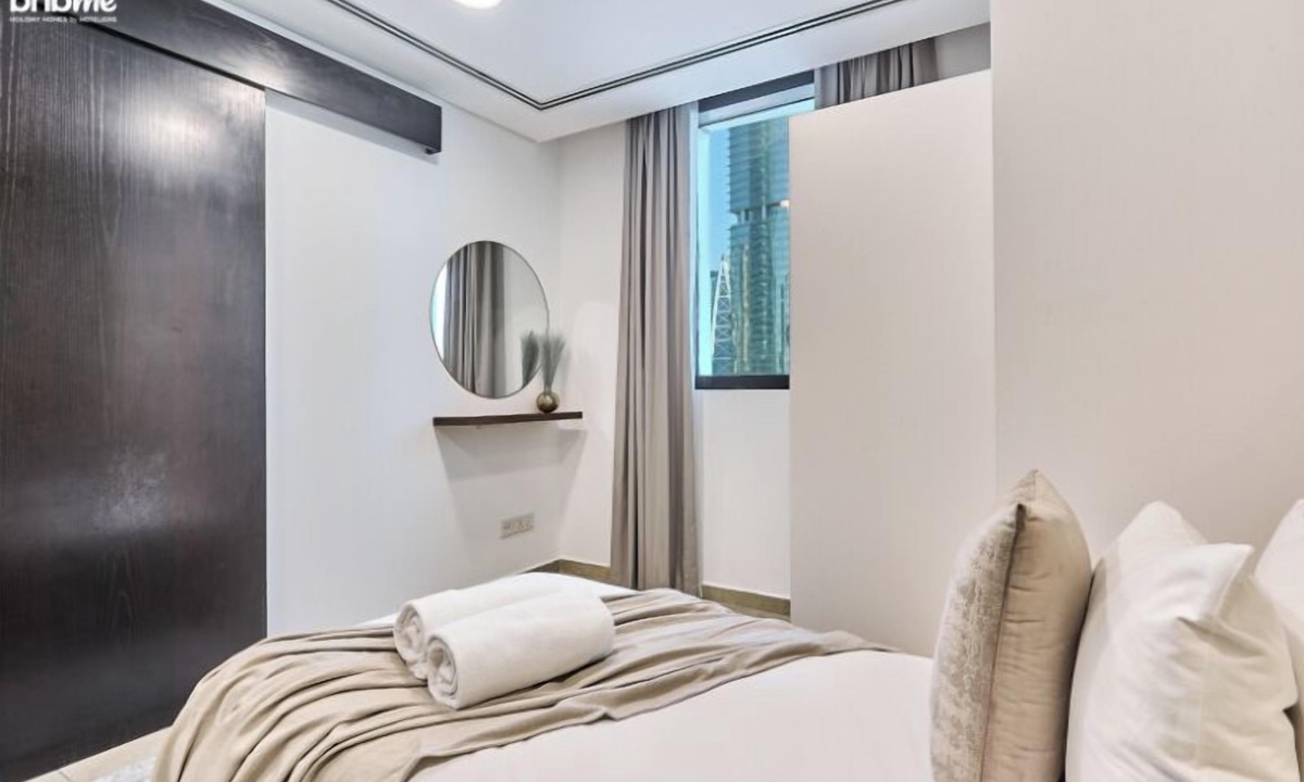 Jumeirah Lake Towers Apartment | bnbme | Gold Crest Views | 2 BDR