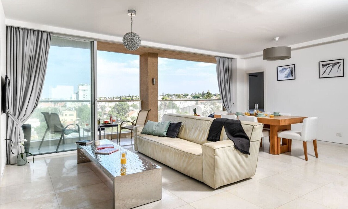 Herzliya Pituach Apartment | Modern Gem with Stunning Balcony by Sea N Rent
