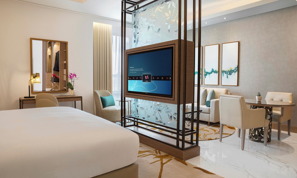 Jadaf Hotel | Al Jaddaf Rotana Suite Hotel
