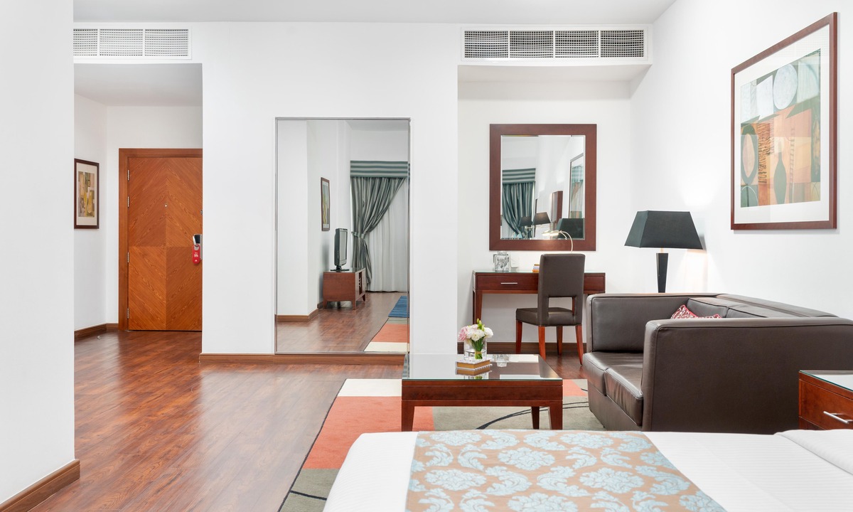 Al Nahda Hotel | Golden Sands Hotel & Residences