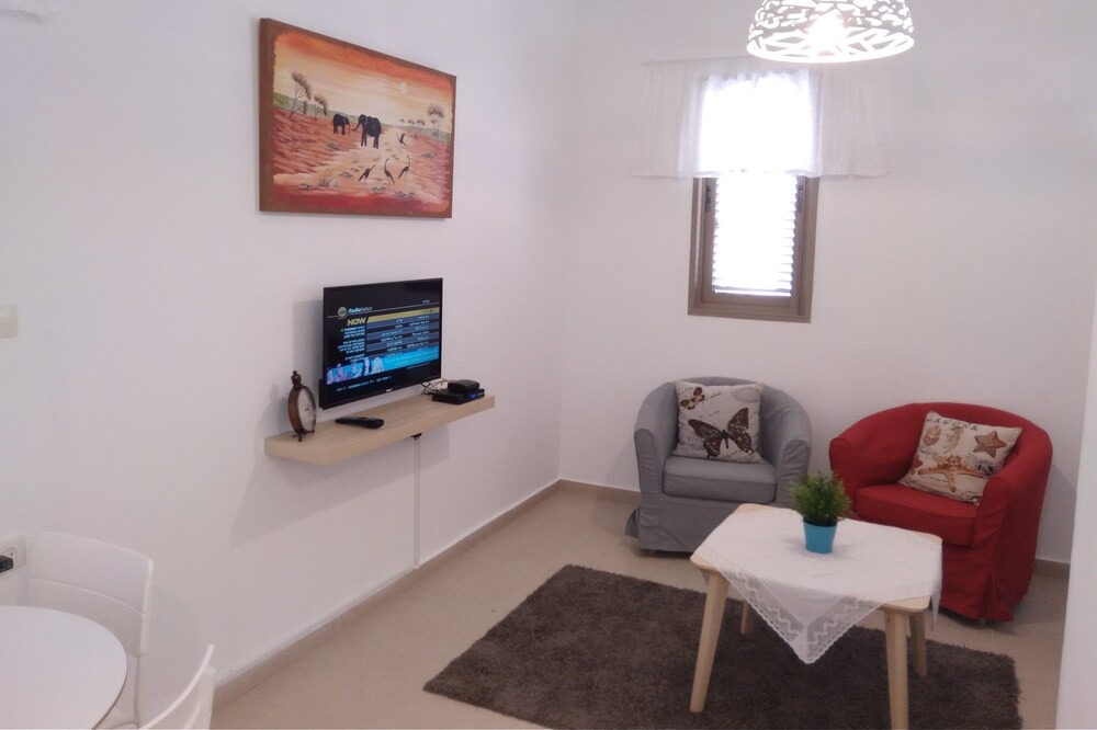 Midreshet Ben-Gurion Apartment | Shoshanat Hamidbar