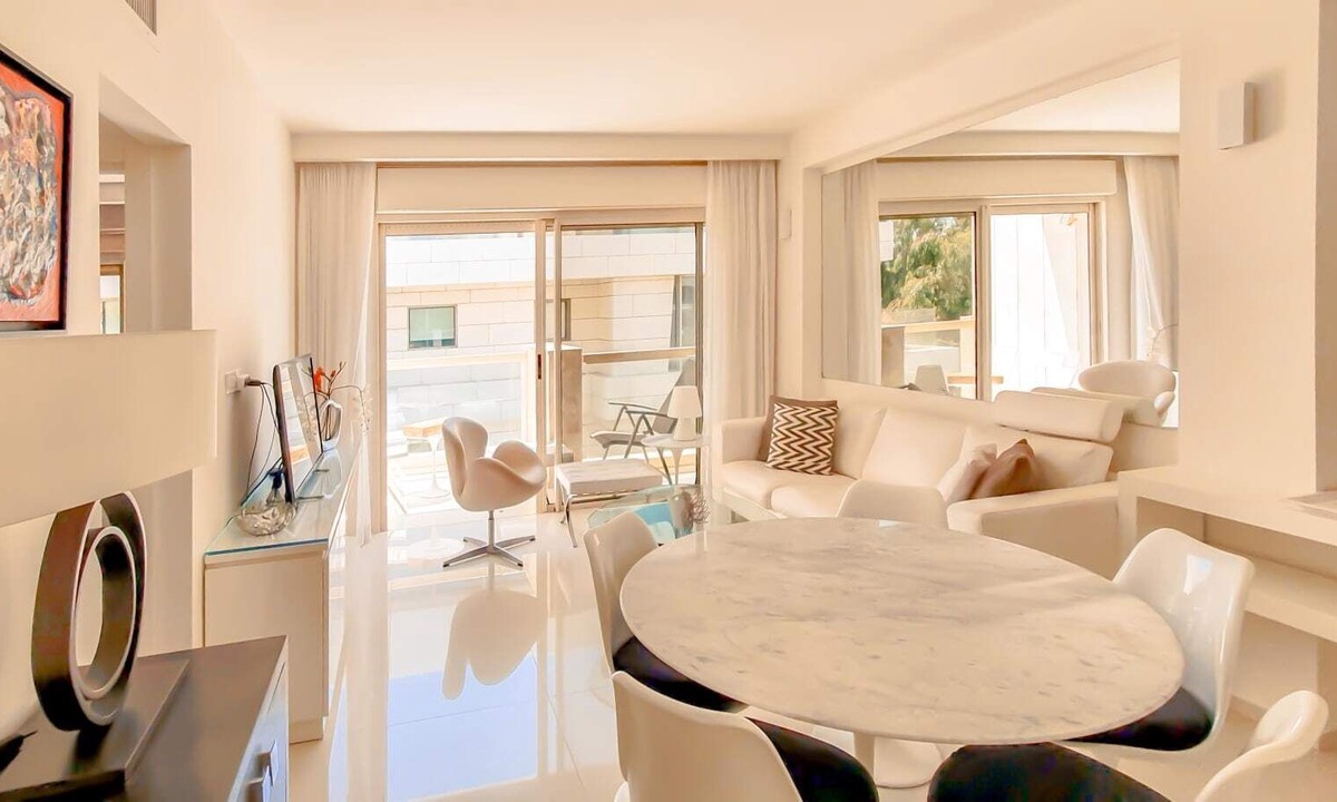 Herzliya Pituach Apartment | Beautiful Apartment Near Beach H1