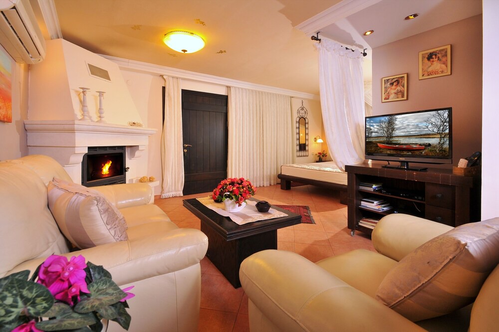 Rosh Pinna Cabin | Rosh Pinat Noy