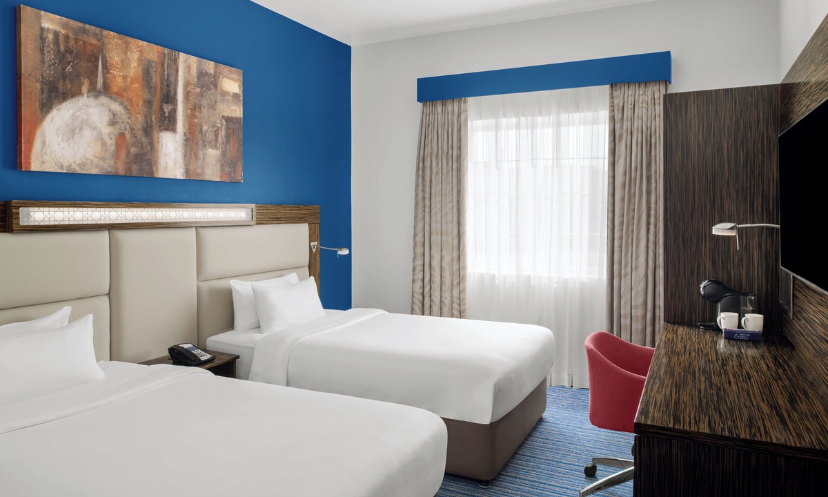Al Wasl Hotel | Holiday Inn Express Dubai Safa Park by IHG