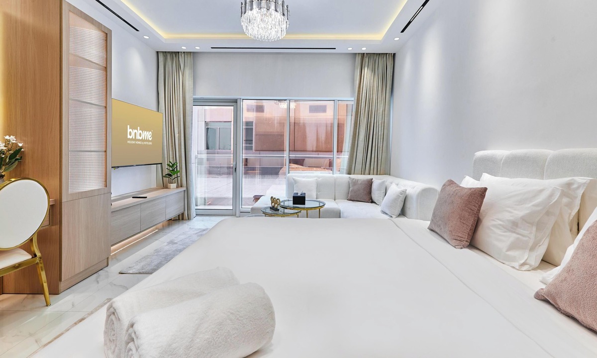 Downtown Dubai Apartment | bnbme - Burj Al Nujoom - Studio