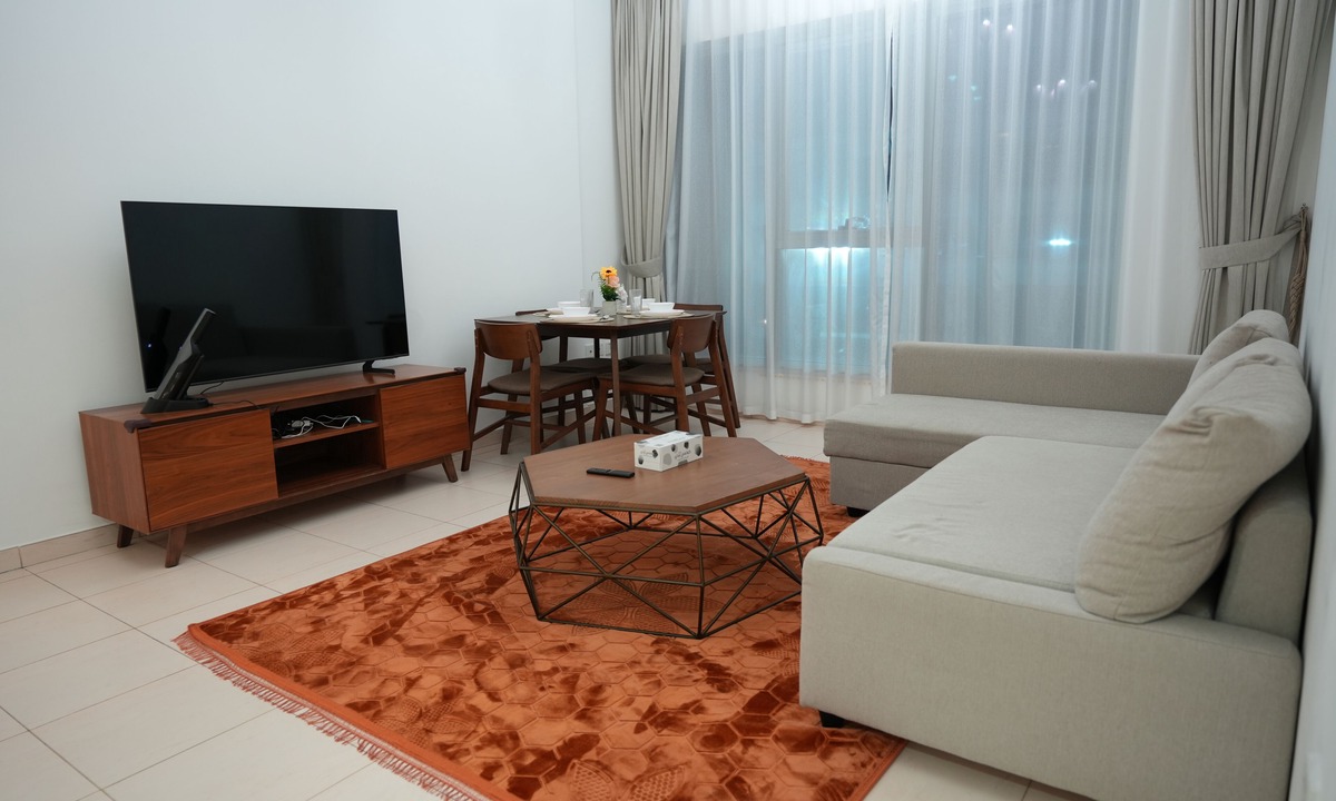 Dubai Apartment | SkyCourt Tower By Hostiva