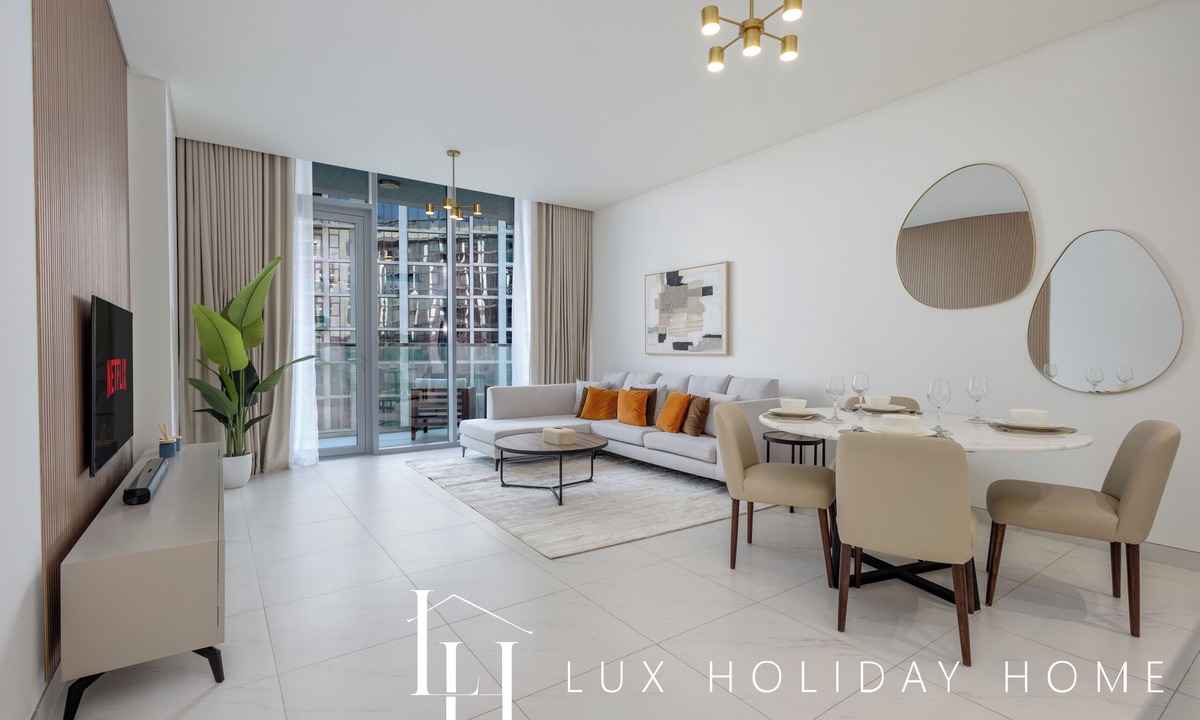 Downtown Dubai Apartment | LUX The Burj Khalifa Lagoon View Suite 4