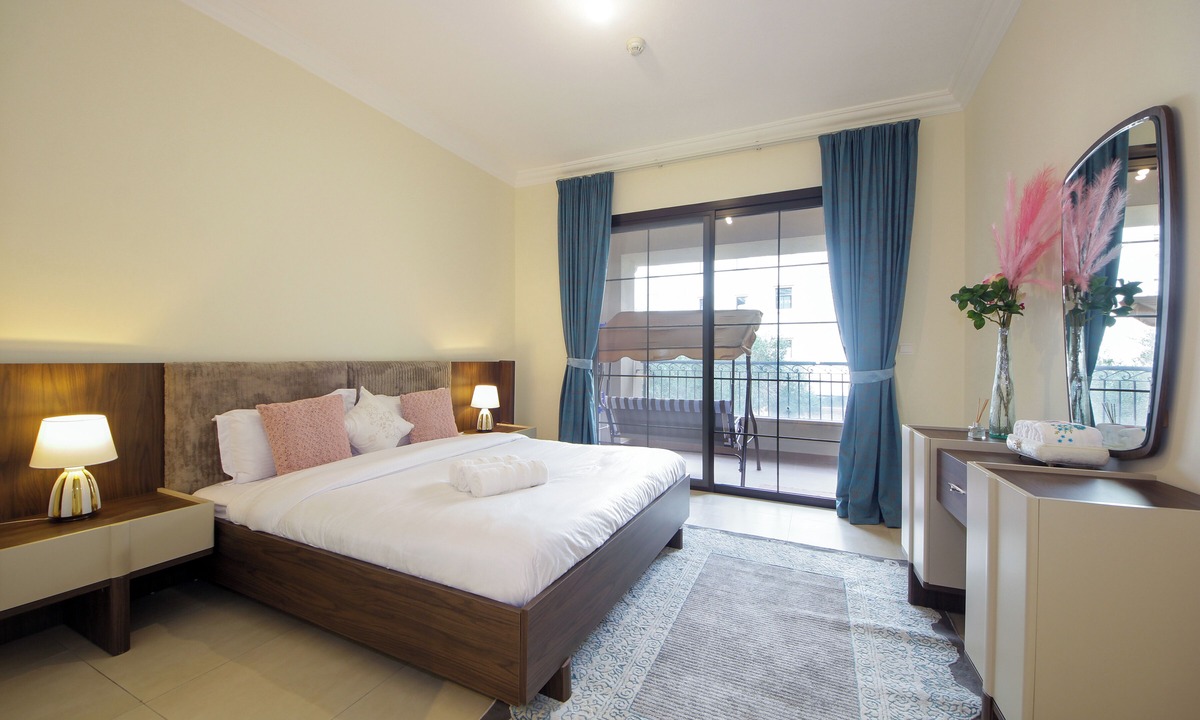 Dubai Apartment | Silk Valley - Luxury 1B with pool access