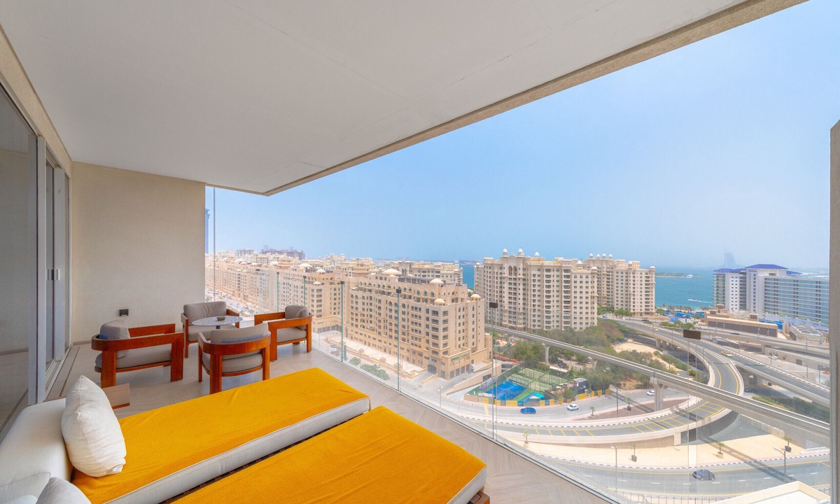 Palm Jumeirah Apartment | Fascinating 1BR with Burj Arab View at FIVE Palm