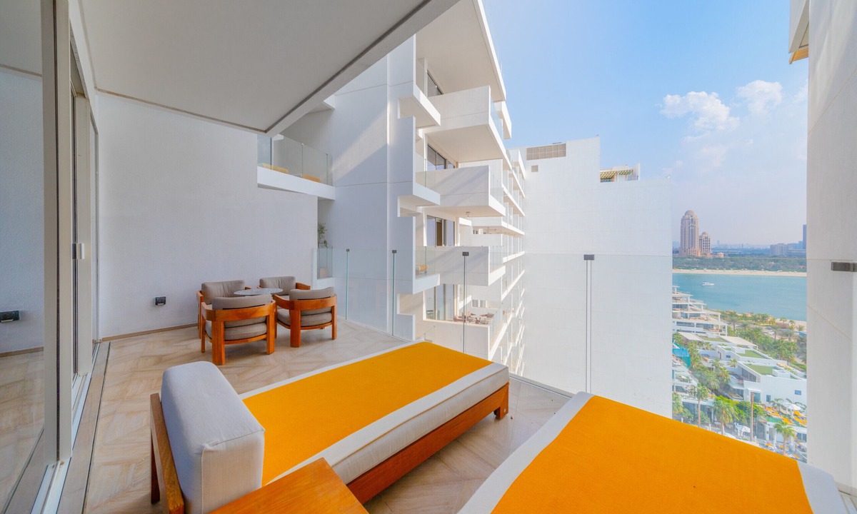 Palm Jumeirah Apartment | Lavish Sea View 2BR at FIVE Palm