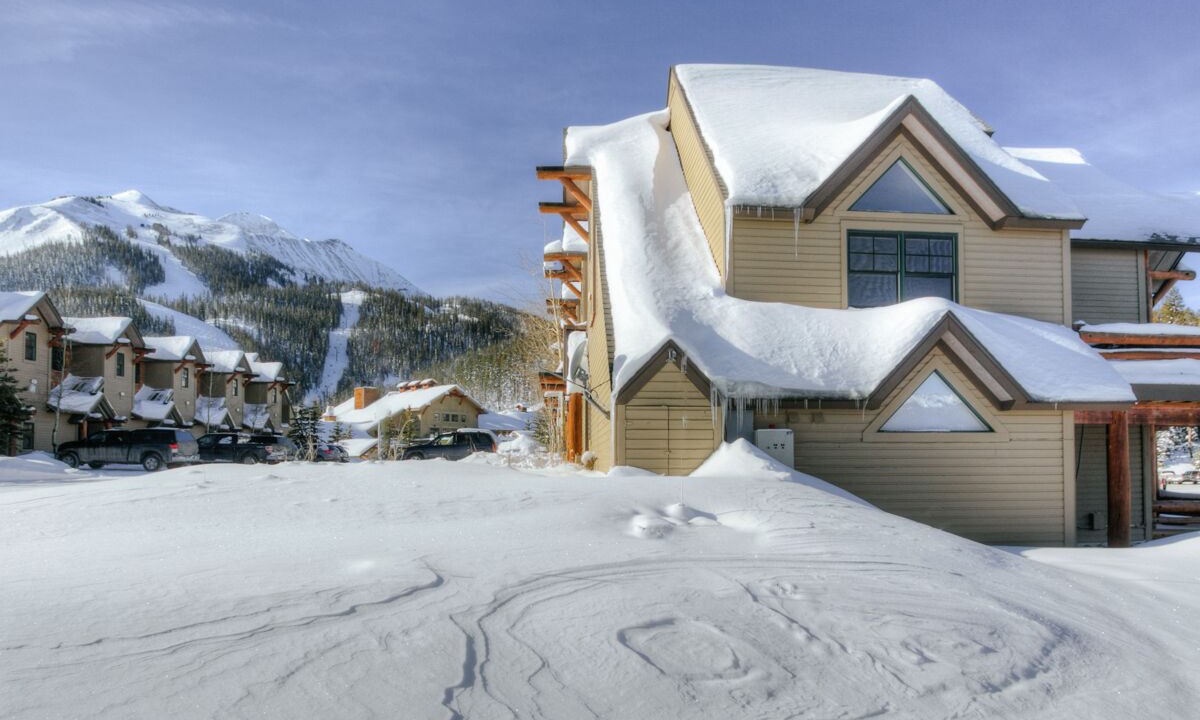 Saddle Ridge House | Slopeside Townhome with Mountain Views! Private Hot Tub!