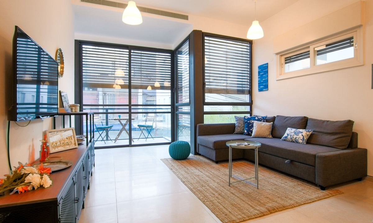 Tel Aviv City Center Apartment | MAMAD Trendy Apt & Balcony on Sheinkin Street by FeelHome