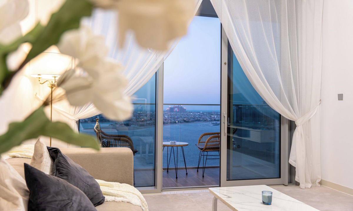 Dubai Marina Apartment | Plush 2 bed Apartment | Full Sea View | A* Service | Direct Beach Access