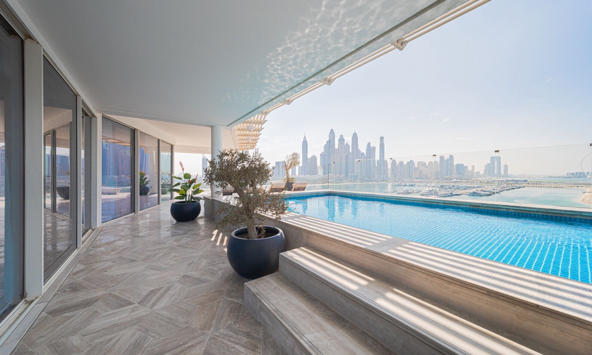 Palm Jumeirah Apartment | Jaw-dropping 3BR Apt W/Seaview & Private Pool