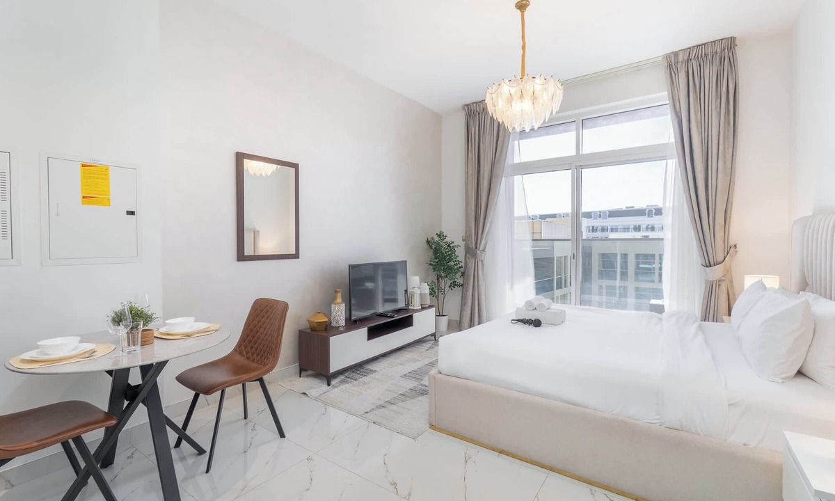 Al Barsha Apartment | Free housekeeping visits during your stay - StayShort - Magnificent Studio Living in Al Barsha South