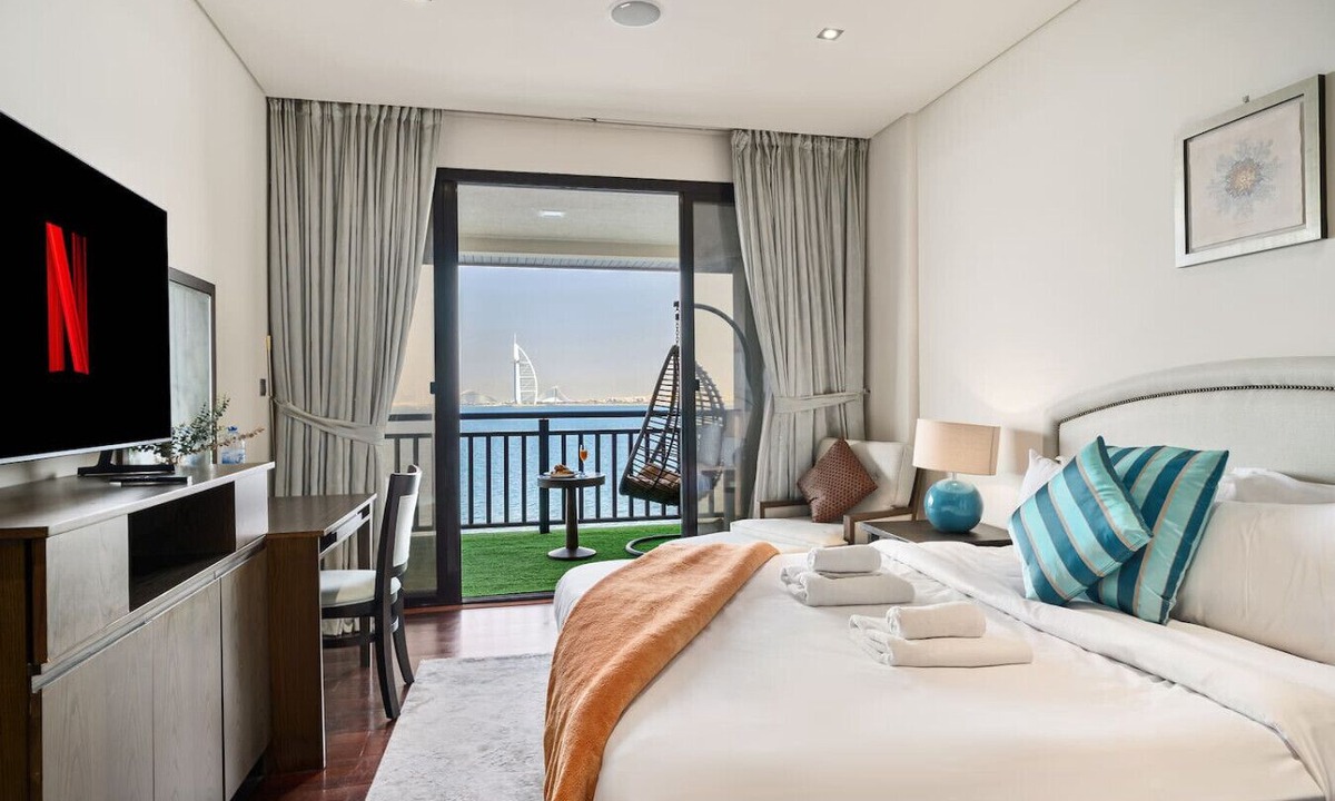 Palm Jumeirah Apartment | Lux Anantara Palm Retreat, Iconic Burj Al Arab & Sea Views